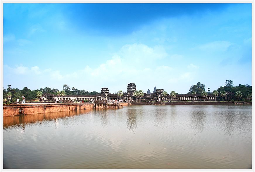 Cambodia_AngkorWat_8204_m