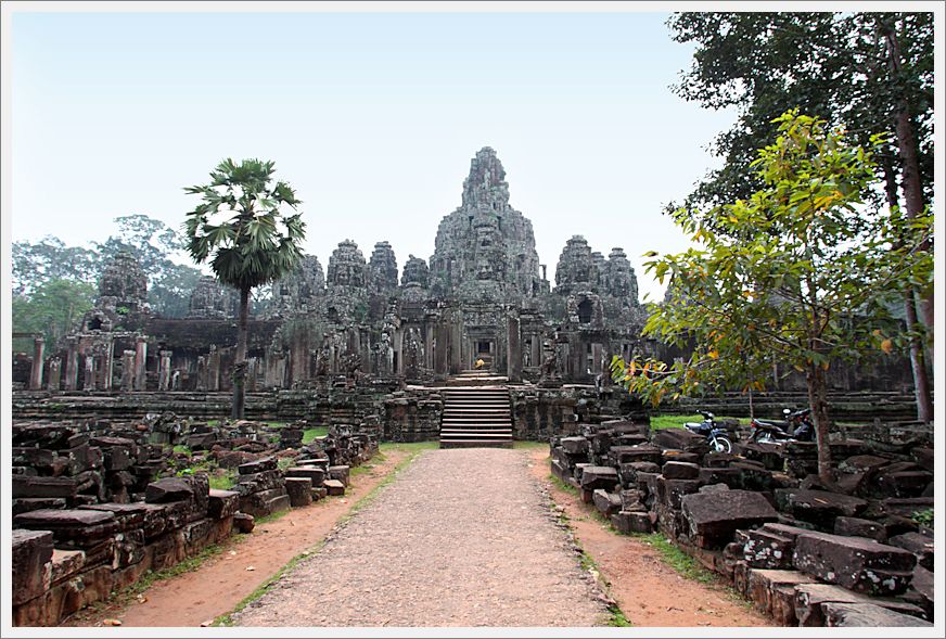 Cambodia_BayonTemple_3768_m
