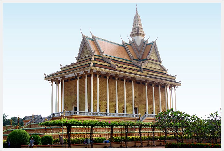 MekongCruise_Cam_Monastery_7618_m
