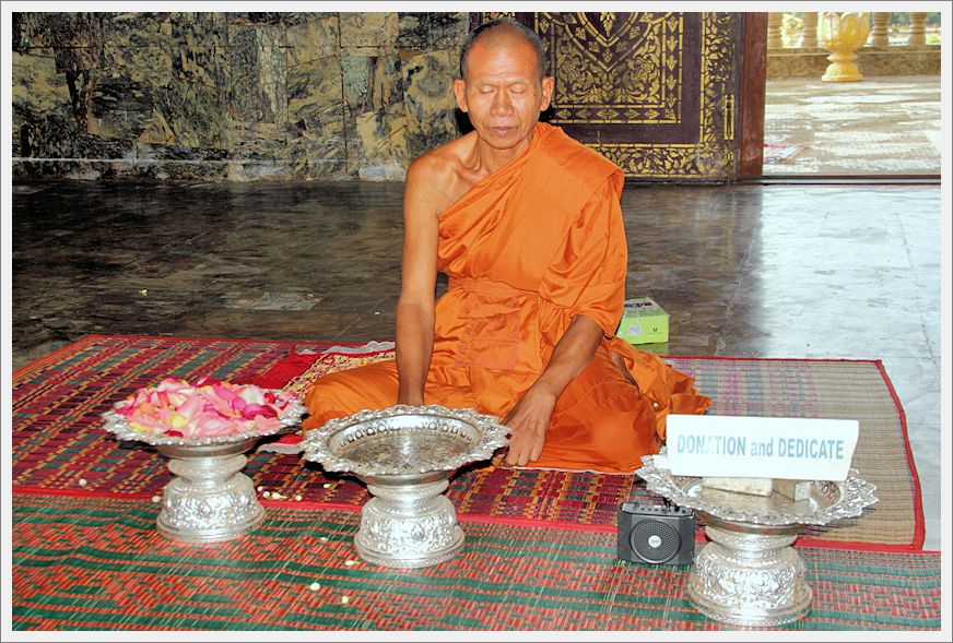 MekongCruise_Cam_Monastery_7627