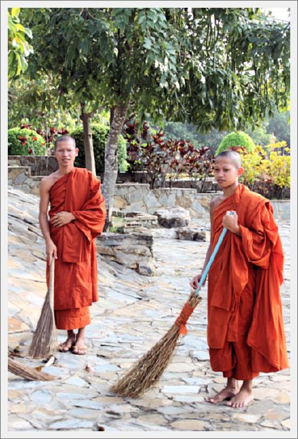 MekongCruise_Cam_Monastery_7648