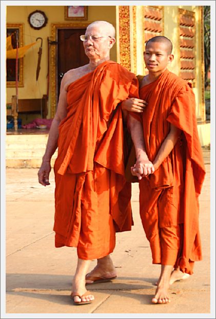 MekongCruise_Cam_Monastery_7661_3_m
