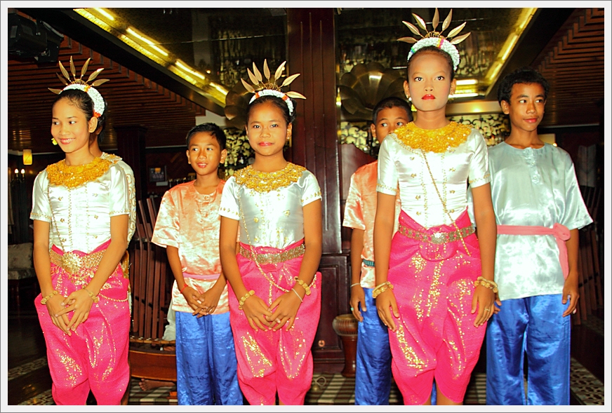 MekongCruise_Cambodia_Dance_7492_3_m