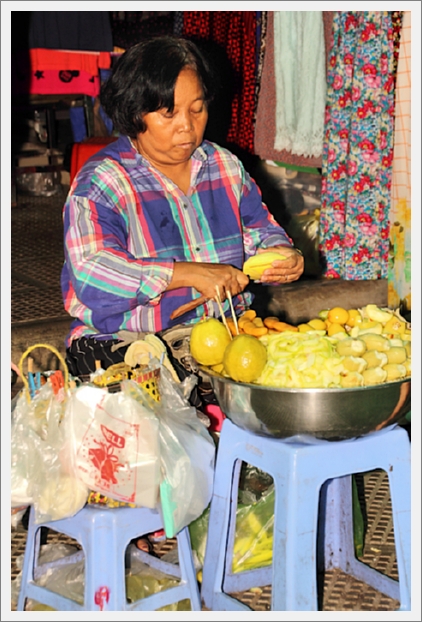 MekongCruise_Cambodia_Market_7435_m