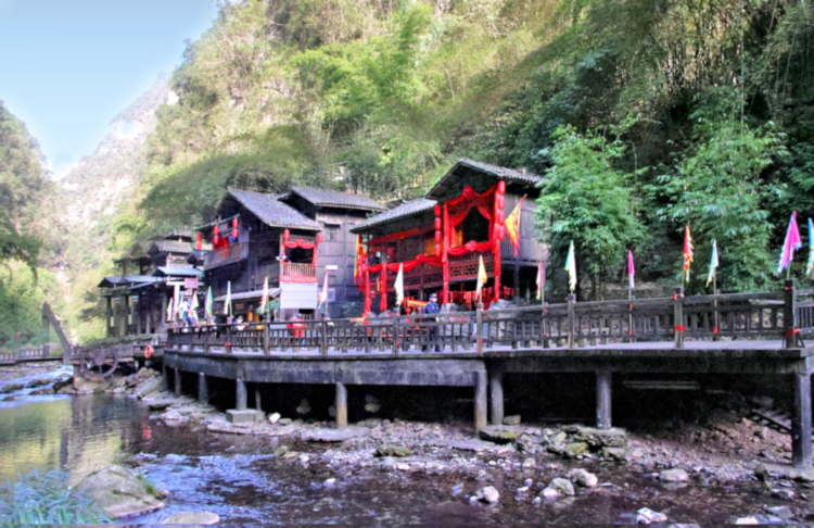 Traditional Ba and Shu houses in Longjin Creek