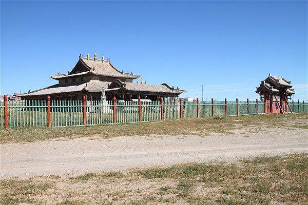 Mongolia_MiddleGobi_Temple_2540_m_600.jpg