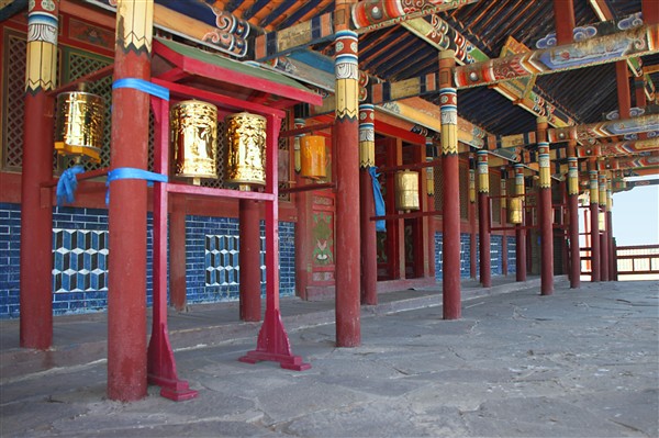 Mongolia_MiddleGobi_Temple_2549_m_600.jpg