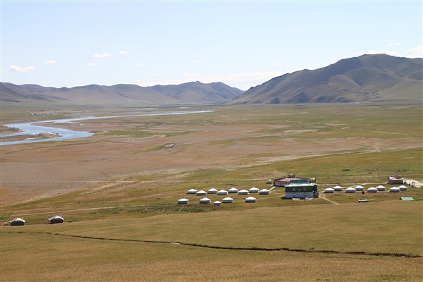 Mongolia_Landscape_Pan1_2120_m_600.jpg