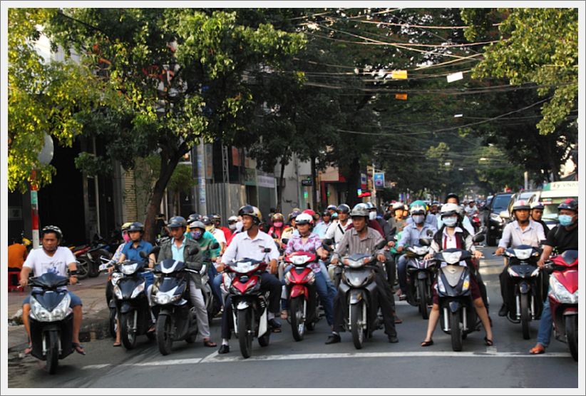 Saigon_StreetTraffic_6475