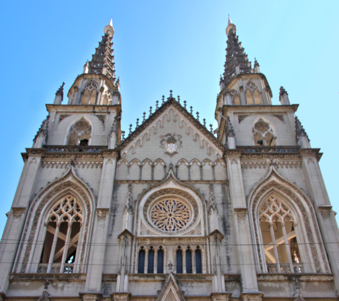 Quito New City -Iglesia Catolica Santa Teresita