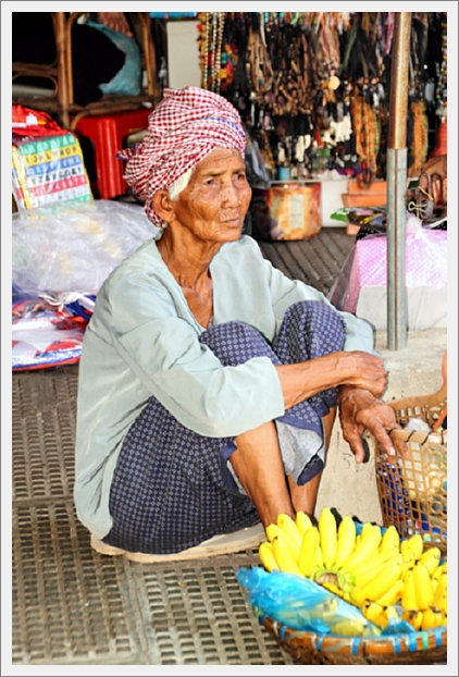 MekongCruise_Cambodia_Market_7437_m