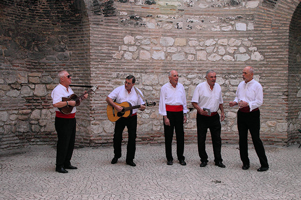 Split_OldCity_FolkPerformers_0544.jpg