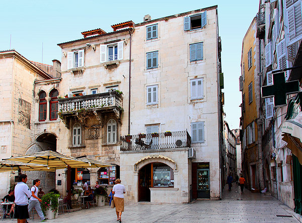 Split_Streets_2883.jpg