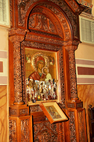 Athens_Cathedral_Interior_0170.jpg