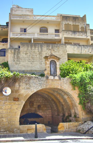 Malta_2327_Victoria_Ancient Public Washing Place_m