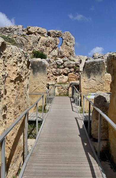 Malta_2549_Gozo_Ggantija Temples_m