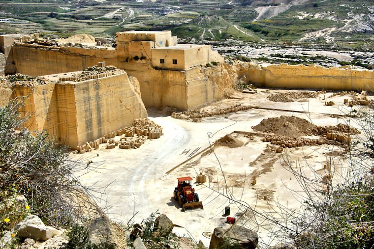 Malta_2691_Gozo_Dwejra_Limestone Quarry_m