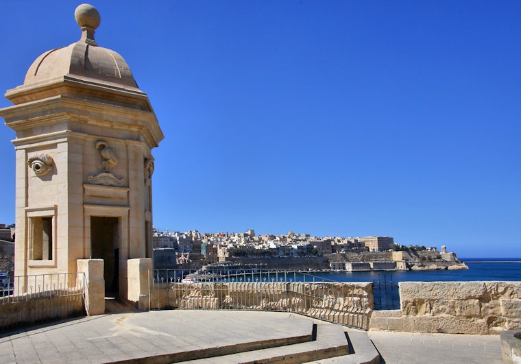 Malta_3026_The Tree Cities_Vittoriosa_Fort St Angelo to Valletta_m