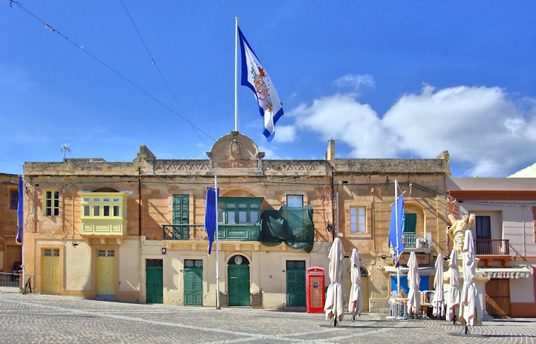 Malta_3336_Marsaxlokk Town Square_m