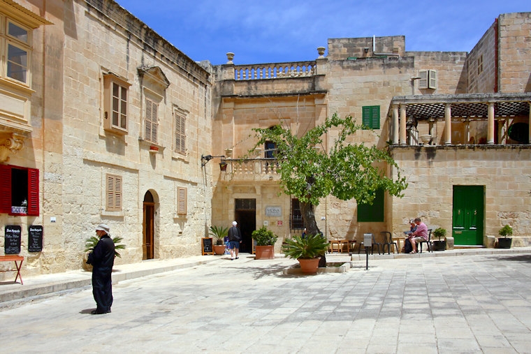 Malta_3484_M'Dina_Square and Architecture_m