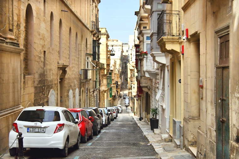 Malta_1984_Valletta_Around the City_m