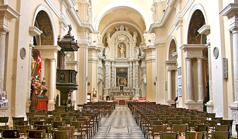 Malta_1986_Valletta_The Jesuits Church_m