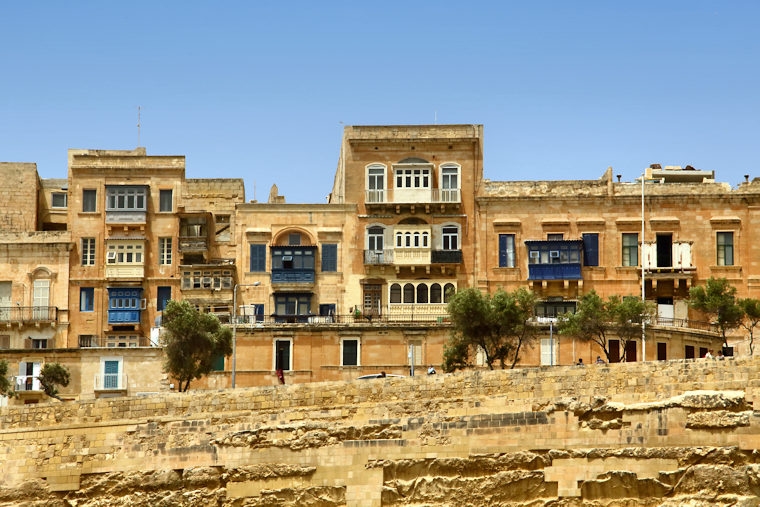 Malta_2099_Valletta_City Walls and traditional Houses_m