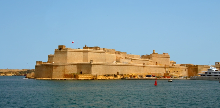 Malta_2123_Valletta_Senglea Watchtower & Fort_The Three Cities_m