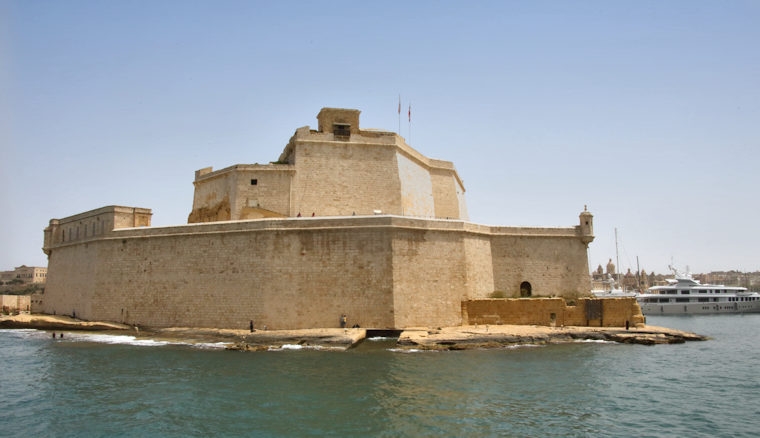 Malta_2135_Valletta_Senglea Watchtower_the Three Cities_m