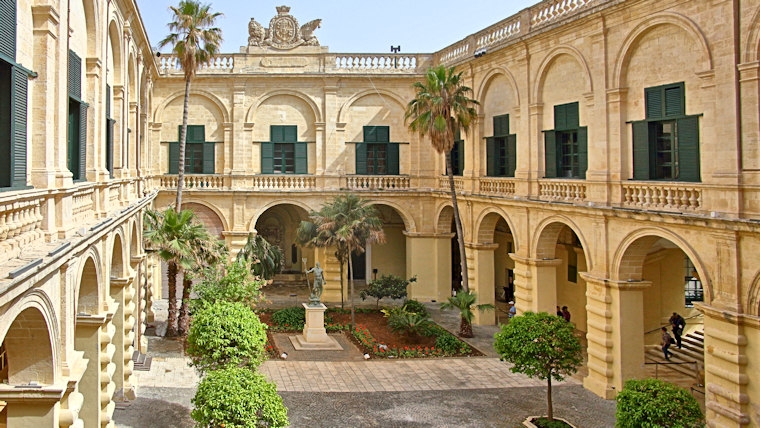 Malta_2181_Valletta_Palace Armoury_Grandmaster's Palace_m