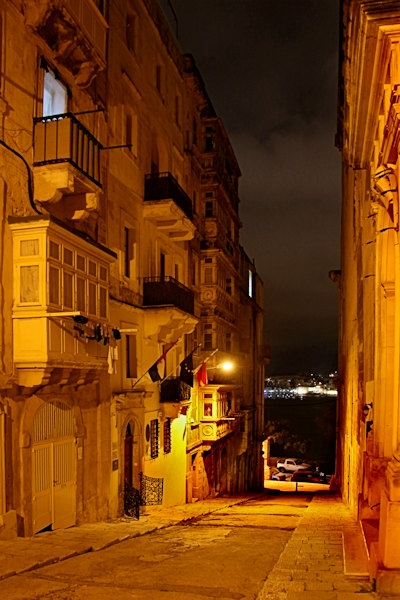 Malta_2244_Valletta_at Night_m