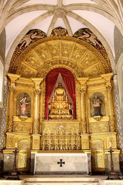 Inside the church of São João Evangelista, Lóios Convent, Evora, Portugal