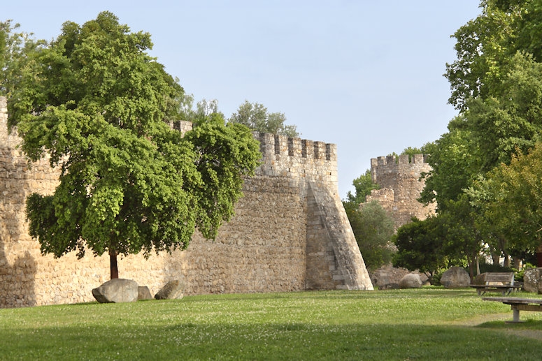 14th century city walls around the old city of Evora