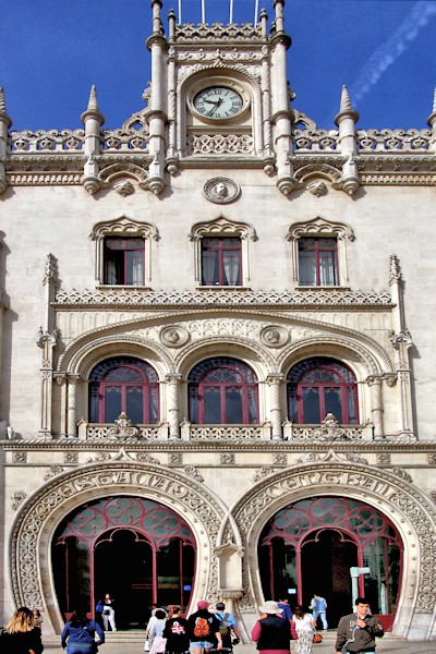 Late 19th century central Railway Station, Rossio Square, Lisbon.
Trains leaving/entering the station pass through a 2.6 km tunnel