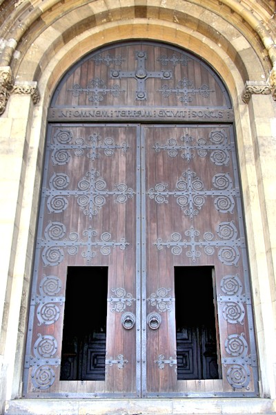 A door of the Lisbon Cathedral.