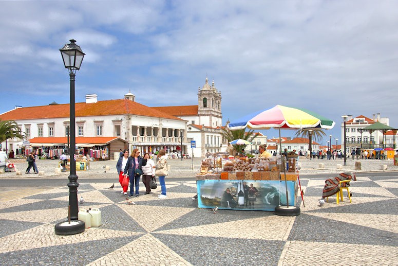 The square of Sitio on the cliff top, site of the earliest settlements of the present town of Nazaré, central coast of Portugal.