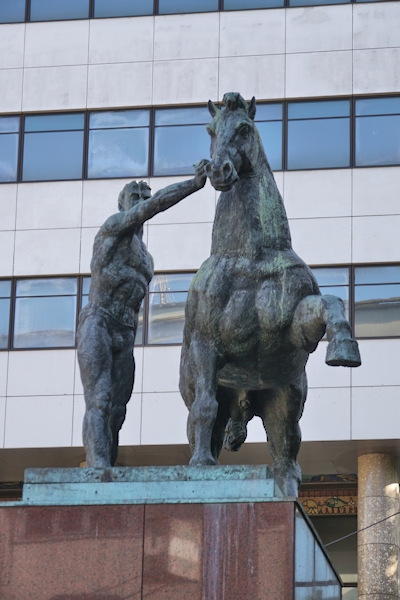 There are two equestrian statues in front of one of the BCP Millenium banks (opposite the Bazar Paris Toy store) in Porto