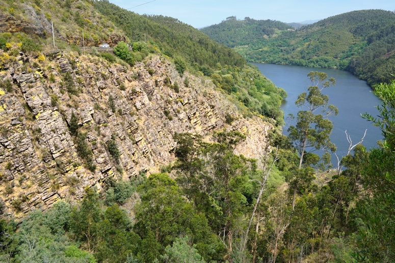 A short visit to the Douro valley just east of Porto