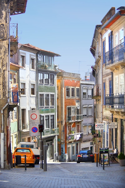 The cathedral’s quarter is an intricate group of houses and medieval alleys in the oldest part of the city