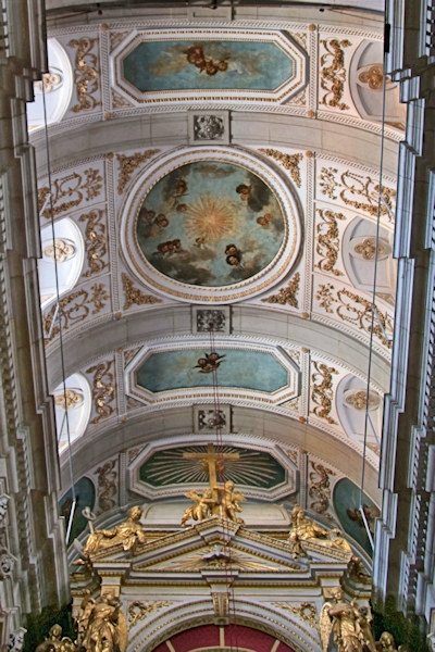 Inside the Church of the Franciscans, Porto