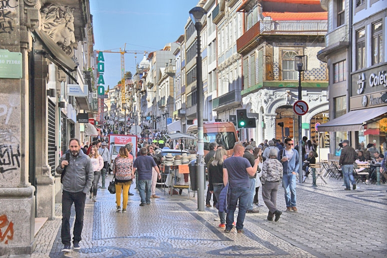 Rua de Santa Catarina - pedestrian shopping mall in Porto