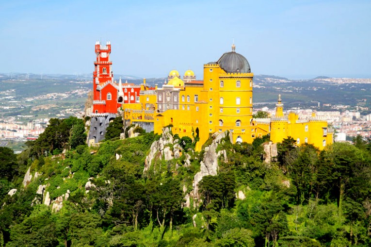 In 1838, King Ferdinand II, acquired the remains of the monastery, all of the surrounding lands, and the nearby Castle of the Moors, and engaged Lieutenant-General and mining engineer Baron Wilhelm Ludwig von Eschwege to build a Romantic style palace.