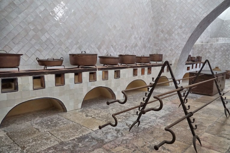 Inside Sintra Palace: Kitchen