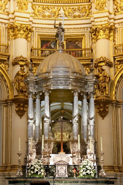 16th century Granada Cathedral, altar and dome