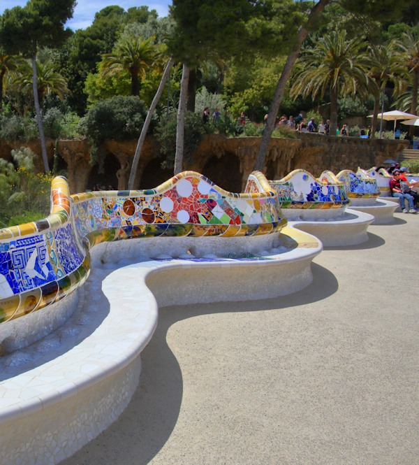 Serpentine bench, Guell Park