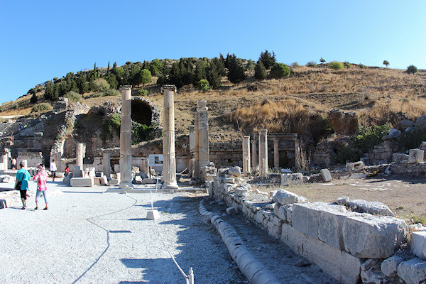 Ephesus_2785.jpg