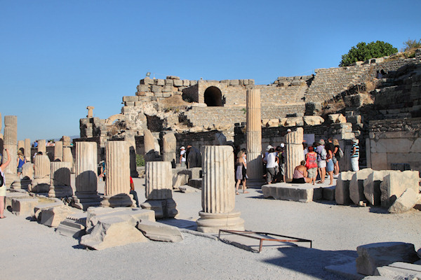 Ephesus_9574.jpg