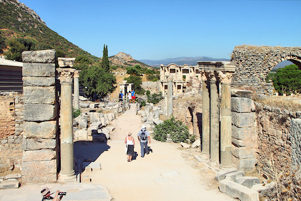 Ephesus_9622.jpg