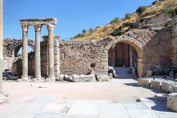 Ephesus_9624.jpg