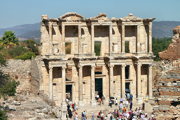 Ephesus_9625.jpg